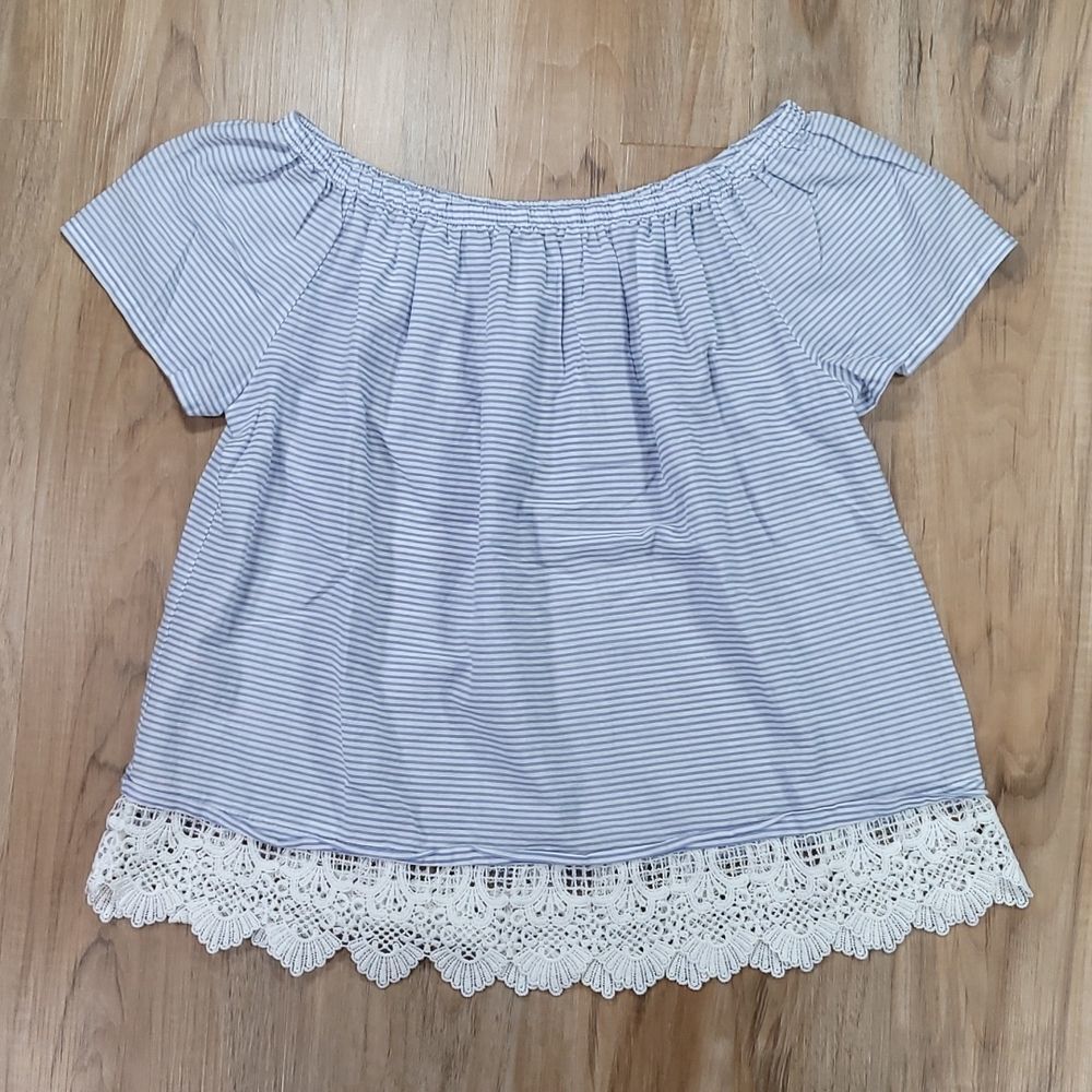 🔹️Montan Paris Blue & White Striped Cropped Off Shoulder Top Small